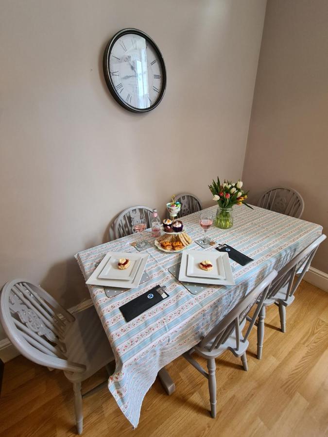 Coopers, Ground Floor Apartment With 2 Bedrooms And 2 Bathrooms Within A Georgian Listed Building Burton-upon-Trent Exterior photo
