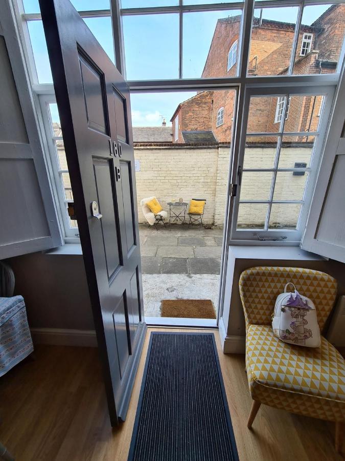 Coopers, Ground Floor Apartment With 2 Bedrooms And 2 Bathrooms Within A Georgian Listed Building Burton-upon-Trent Exterior photo