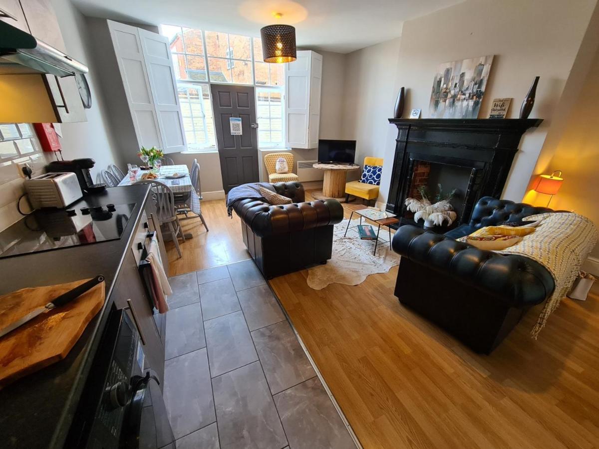 Coopers, Ground Floor Apartment With 2 Bedrooms And 2 Bathrooms Within A Georgian Listed Building Burton-upon-Trent Exterior photo